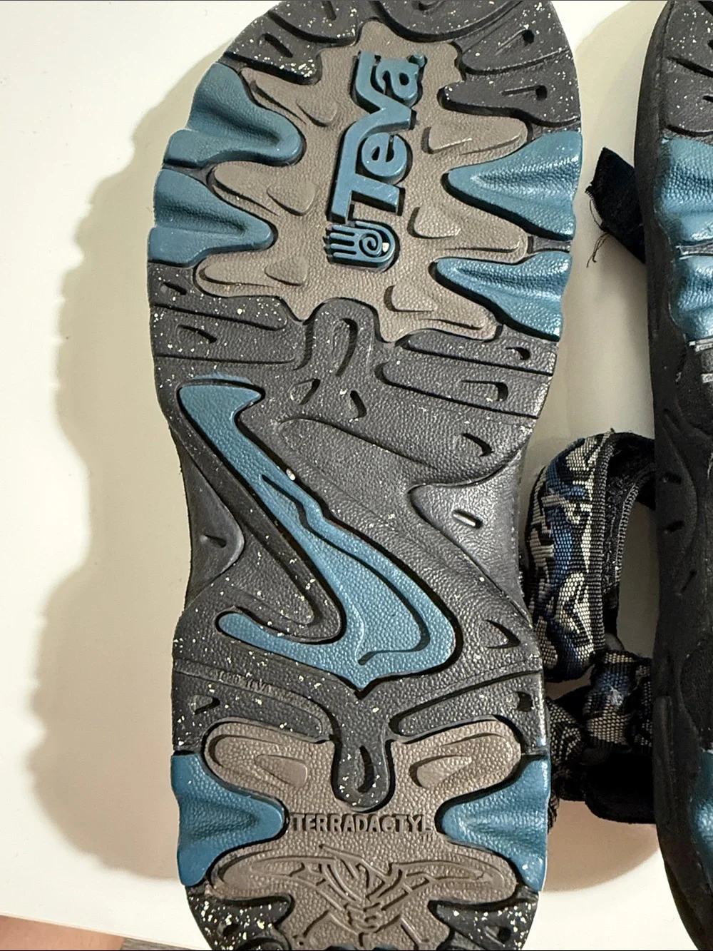 Teva Terradactyl Black and Blue Patterned Adventure Sandals Sz 11